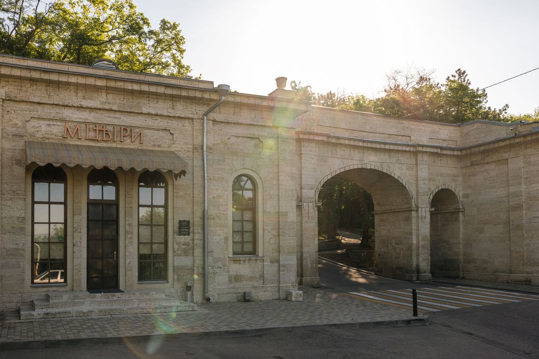 Академическая (Елизаветинская галерея)