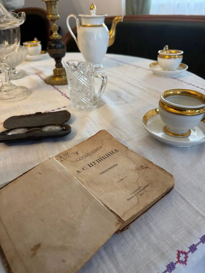 Экскурсия "Дом Рошке и дуэль"